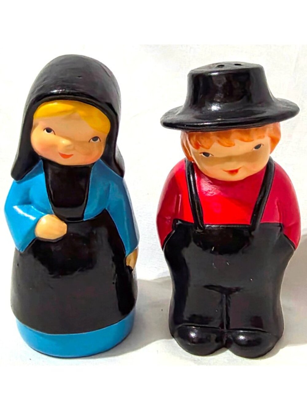 AMISH BOY & GIRL Salt & Pepper Shakers Set figurine figure farmhouse grandmacore